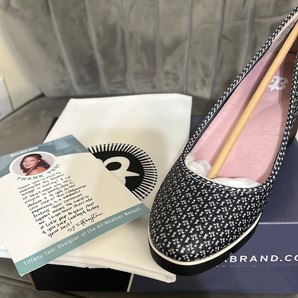 Betabrand Shoes - flyknit all weather wedges